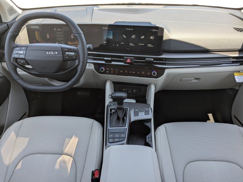 New 2026 Kia Sportage EX FWD image 18