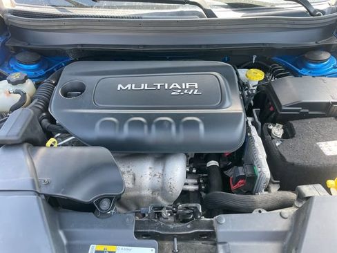 Used 2017 Jeep Cherokee Trailhawk AWD/4WD image 31