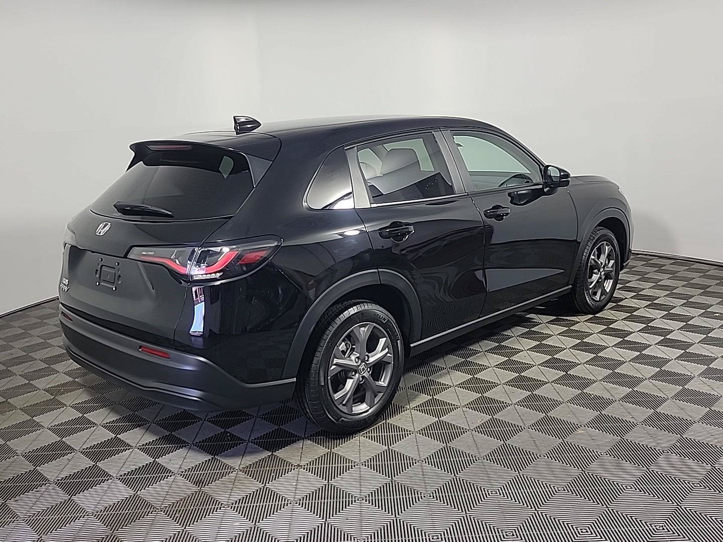 Certified 2026 Honda HR-V LX image 4