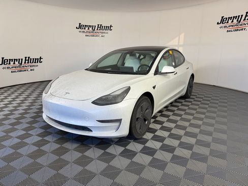 Used 2023 Tesla Model 3 Standard Range image 1