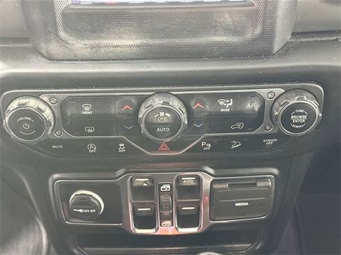 Used 2019 Jeep Wrangler Unlimited Sahara w/ Safety Group image 13