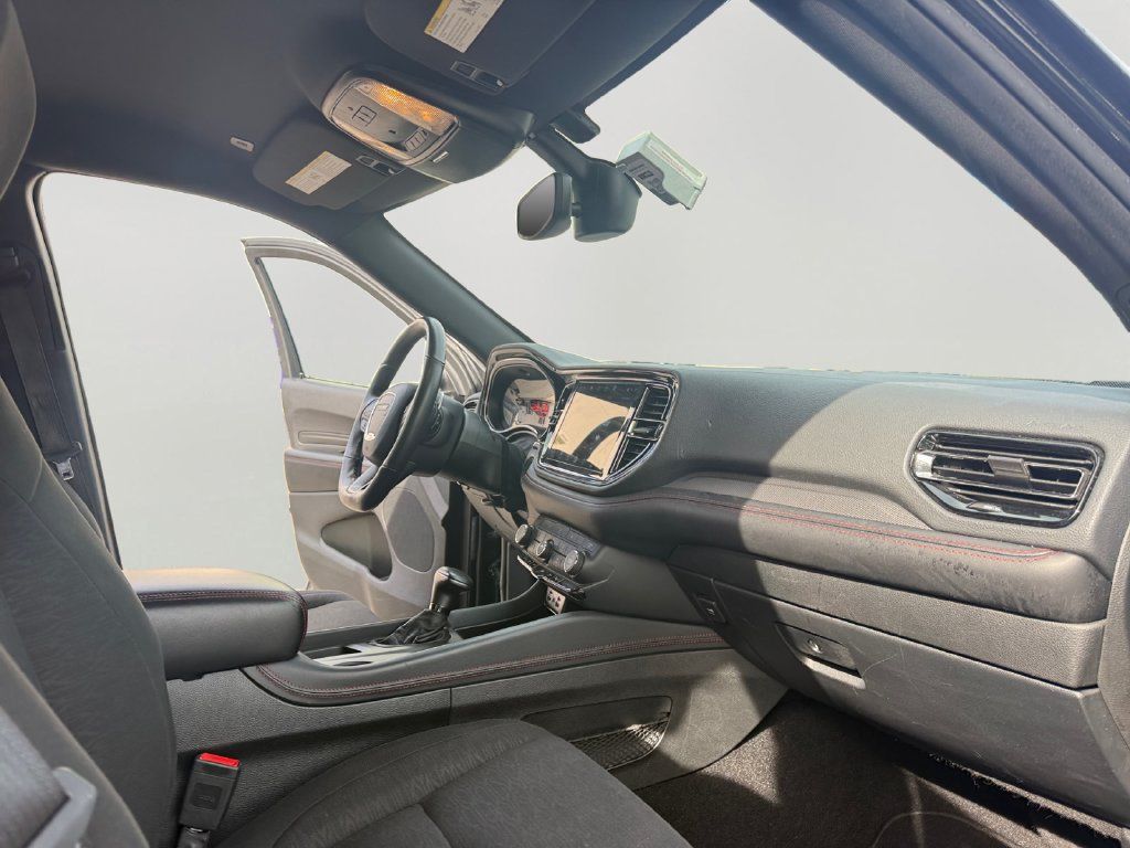 Used 2025 Dodge Durango GT AWD/4WD image 11