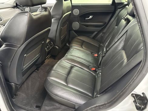 Used 2018 Land Rover Range Rover Evoque SE image 29