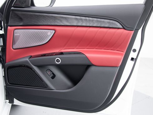 New 2026 Maserati Grecale Modena image 11