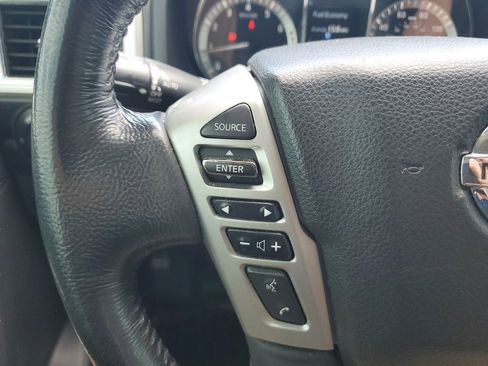 Used 2019 Nissan Titan SV w/ SV Convenience Package AWD/4WD image 20