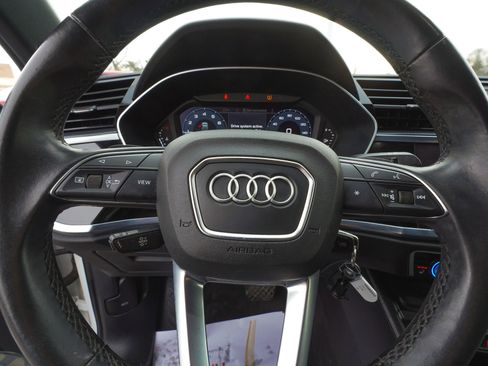 Used 2021 Audi Q3 2.0T Premium w/ Black Optic Sport Package image 16