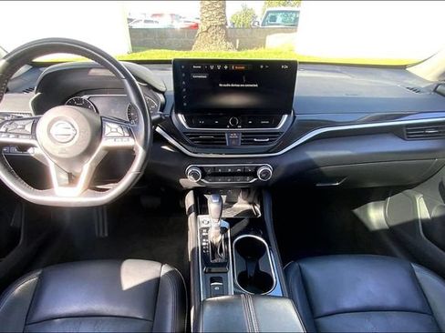 Used 2023 Nissan Altima 2.5 SR w/ SR Premium Package AWD/4WD image 15