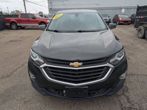 Used 2018 Chevrolet Equinox LT FWD image 2
