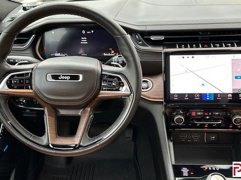 Used 2023 Jeep Grand Cherokee L Summit w/ Advanced Protech Group IV image 18