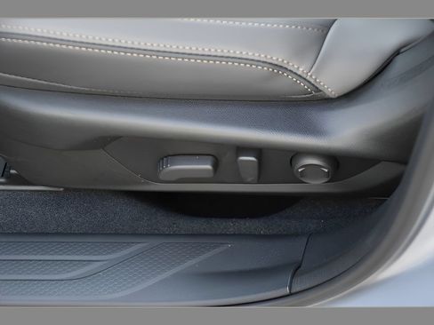 New 2026 Subaru Outback Limited AWD/4WD image 32