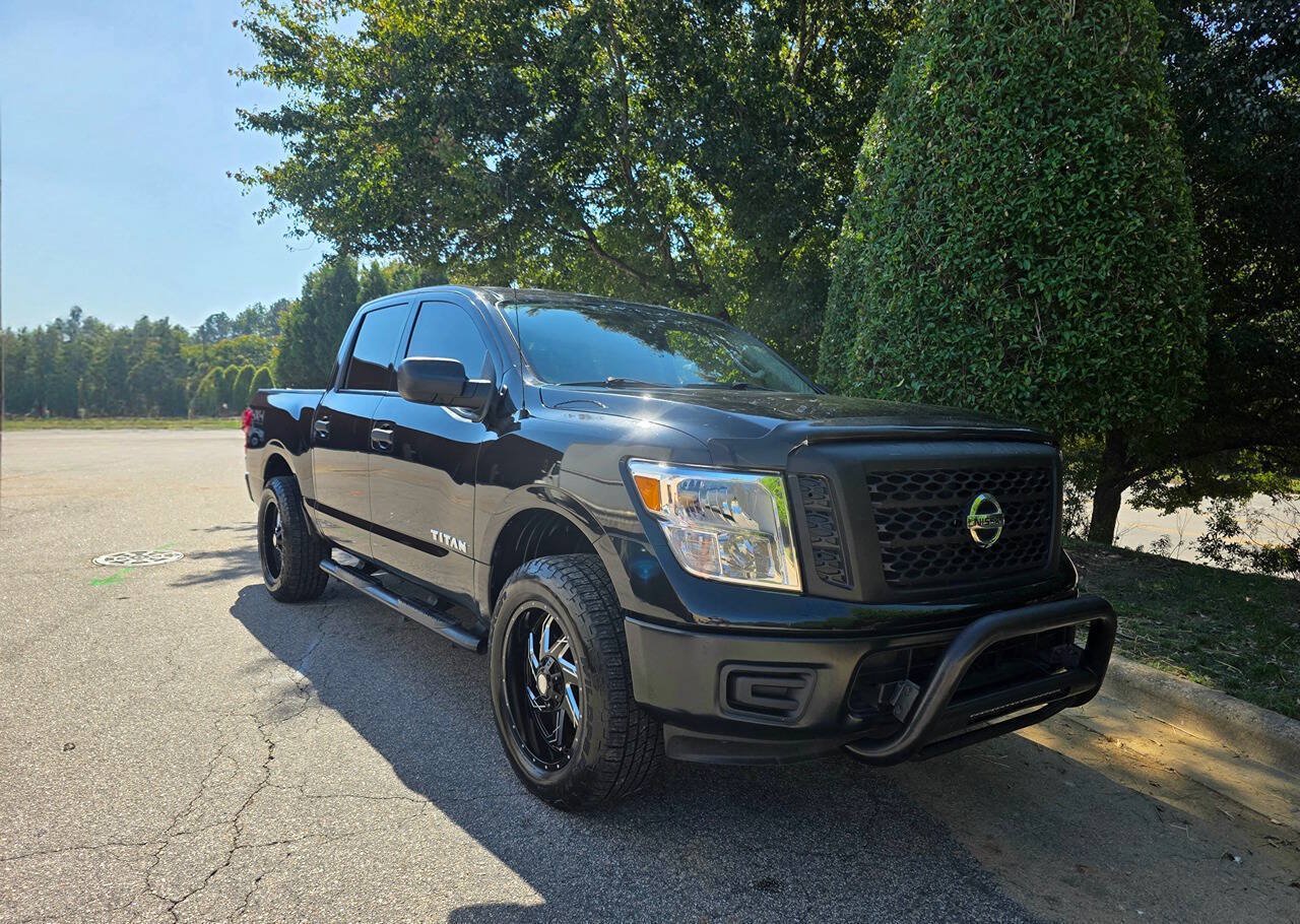 Used 2017 Nissan Titan S AWD/4WD image 9
