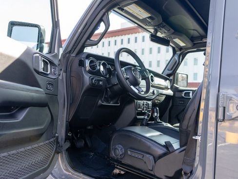 Used 2023 Jeep Wrangler Unlimited Sahara image 14