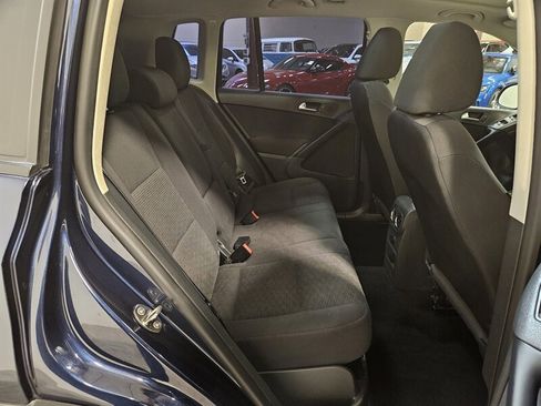 Used 2012 Volkswagen Tiguan LE FWD image 32