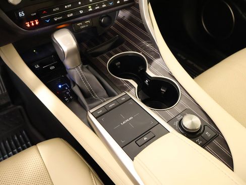 Used 2022 Lexus RX 350 AWD w/ Luxury Package image 9