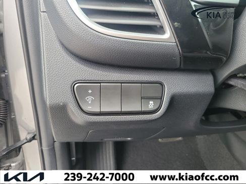 Certified 2025 Kia Seltos X-Line AWD/4WD image 22