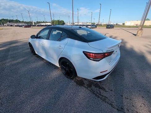 Used 2024 Nissan Sentra SR FWD image 9