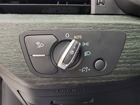 Used 2018 Audi A4 2.0T Premium w/ 18" Wheel Package image 31