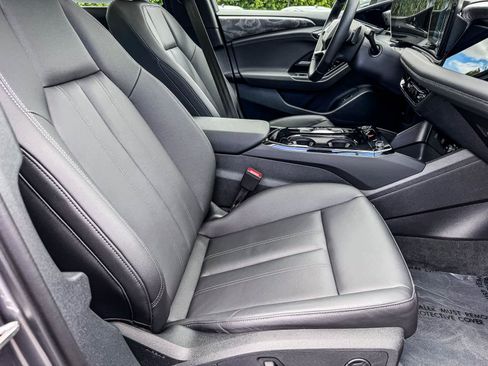 Certified 2025 Audi A6 e-tron Premium w/ Premium Plus RWD image 17