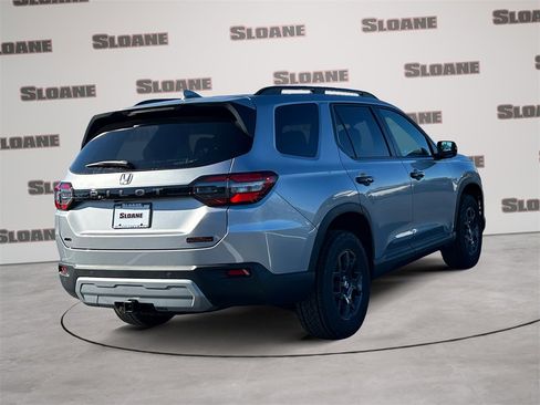 New 2025 Honda Pilot TrailSport image 5