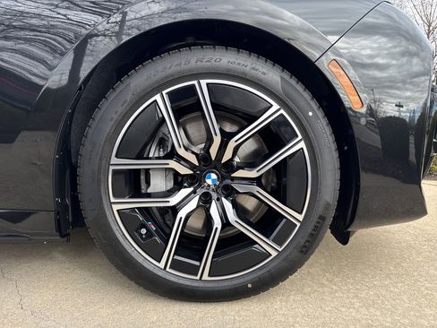 New 2026 BMW 750e xDrive image 29