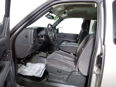 Used 2005 GMC Sierra 3500 SLE w/ Heavy-Duty Power Package AWD/4WD image 22