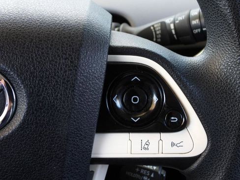 Used 2017 Toyota Prius Two image 67