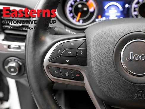 Used 2019 Jeep Cherokee Limited AWD/4WD image 15
