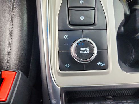 Used 2023 Ford Explorer Limited image 27