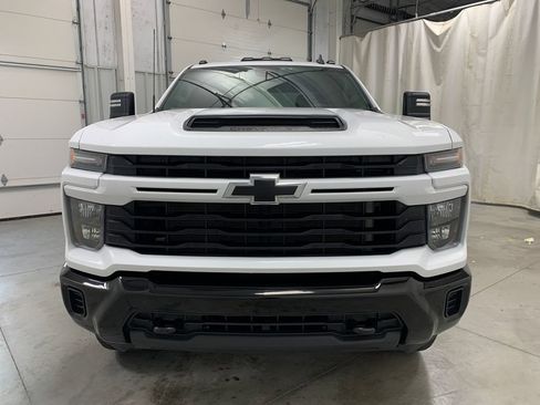 Used 2024 Chevrolet Silverado 2500 Custom w/ Custom Convenience Package AWD/4WD image 14