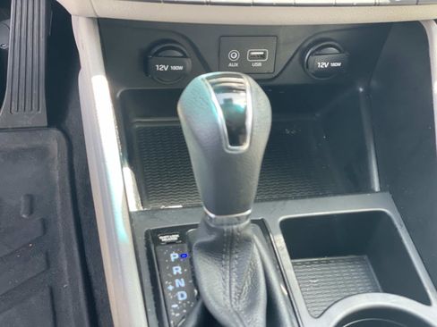 Used 2021 Hyundai Tucson Value FWD image 12