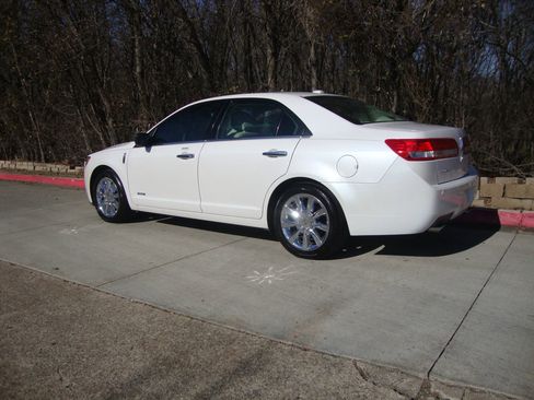Used 2011 Lincoln MKZ Hybrid w/ 202A Rapid Spec Order Code image 3