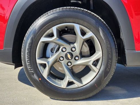 New 2026 Chevrolet Trax LT w/ Driver Confidence Package FWD image 9