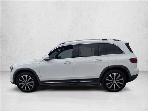 Used 2021 Mercedes-Benz GLB 250 w/ Premium Package image 8