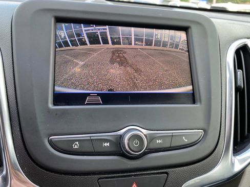 Used 2020 Chevrolet Equinox LT image 12