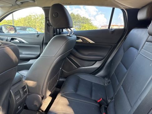 Used 2018 INFINITI QX30 Premium w/ Navigation Package image 21