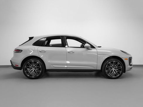 Certified 2026 Porsche Macan AWD/4WD image 13