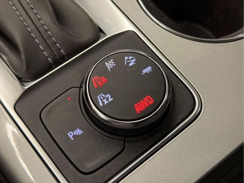 Used 2019 Chevrolet Blazer LT AWD/4WD image 19