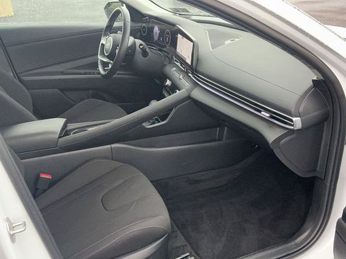 Certified 2024 Hyundai Elantra SEL w/ Convenience Package FWD image 30