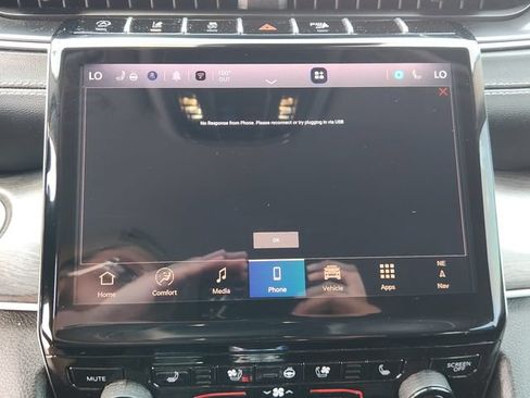 Used 2024 Jeep Grand Cherokee L Limited w/ Luxury Tech Group II AWD/4WD image 16
