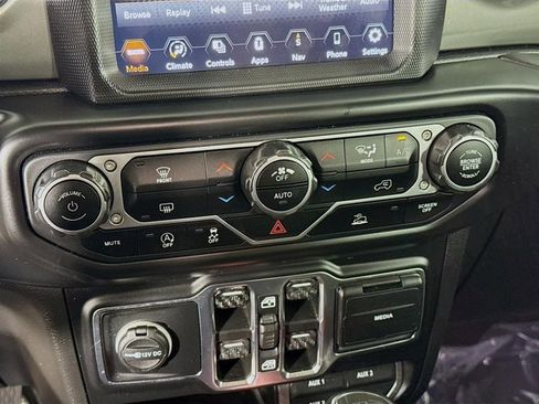 Used 2023 Jeep Gladiator Overland w/ Trailer Tow Package image 18