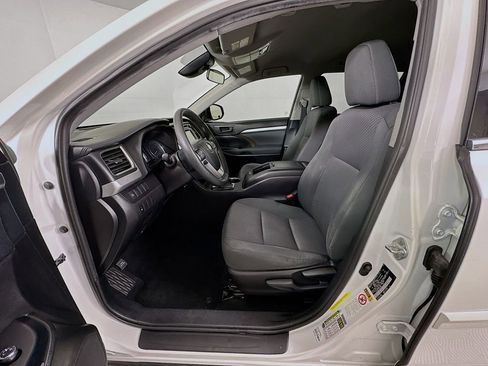 Used 2019 Toyota Highlander LE image 20