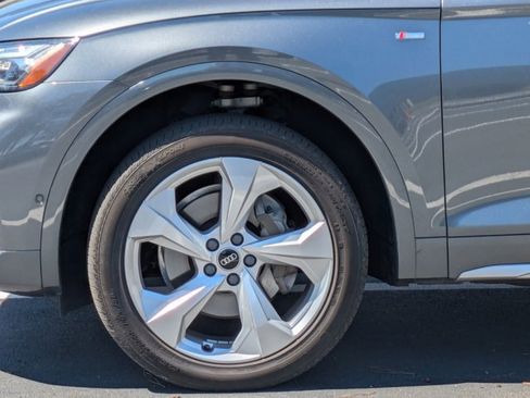 Used 2023 Audi Q5 2.0T Prestige w/ Prestige Package image 14