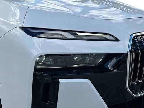 Used 2024 BMW 760i xDrive image 38