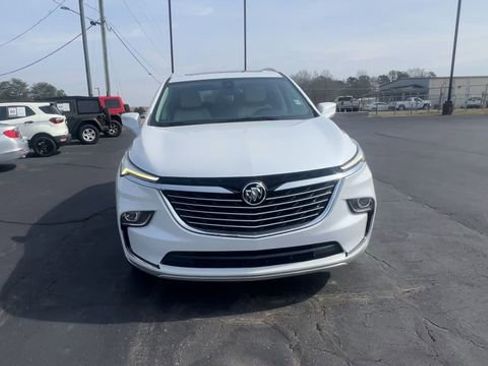 Used 2023 Buick Enclave Essence w/ Experience Buick Package image 3