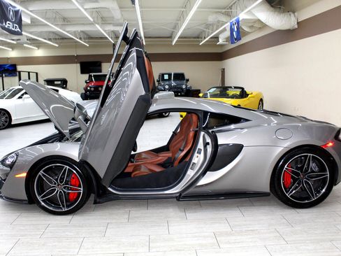 Used 2017 McLaren 570S Coupe image 15