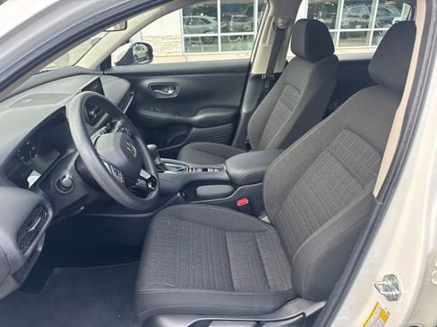 Used 2023 Honda HR-V LX image 19