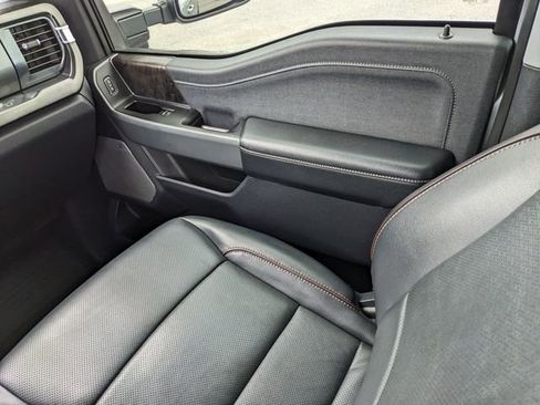Used 2023 Ford F250 Lariat w/ Chrome Package image 17
