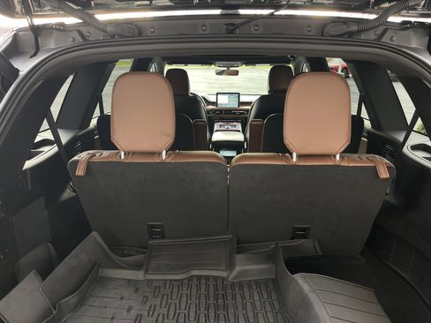 Used 2021 Lincoln Aviator Reserve w/ Equipment Group 201A image 9