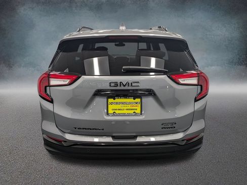 Used 2023 GMC Terrain SLE w/ Driver Convenience Package AWD/4WD image 5