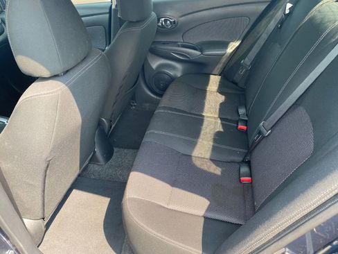 Used 2016 Nissan Versa SV image 4